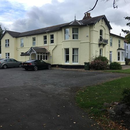 Winston Manor Guesthouse Rooms Churchill  Exteriör bild