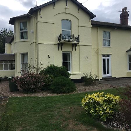 Winston Manor Guesthouse Rooms Churchill  Exteriör bild