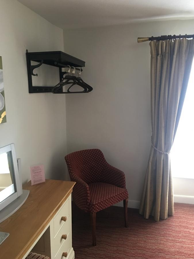 Winston Manor Guesthouse Rooms Churchill  Exteriör bild
