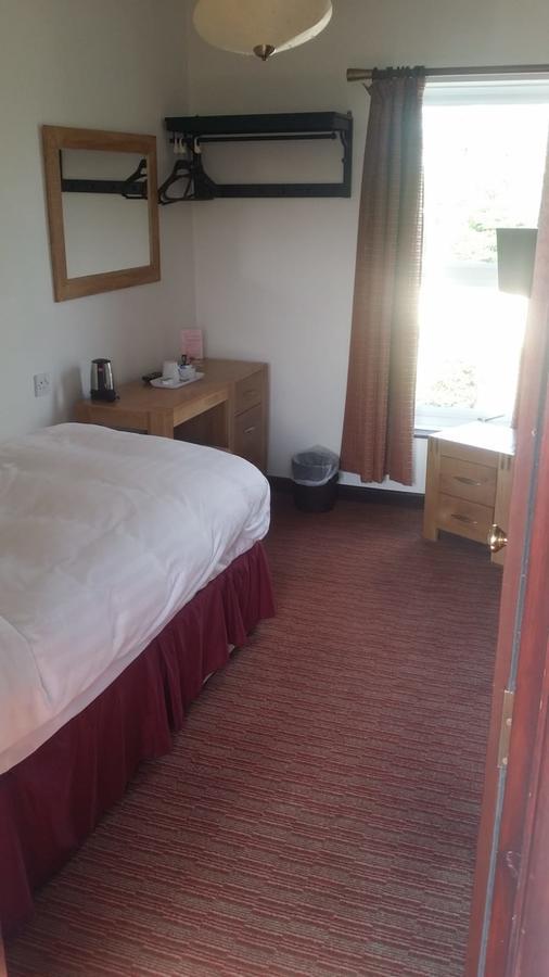 Winston Manor Guesthouse Rooms Churchill  Exteriör bild