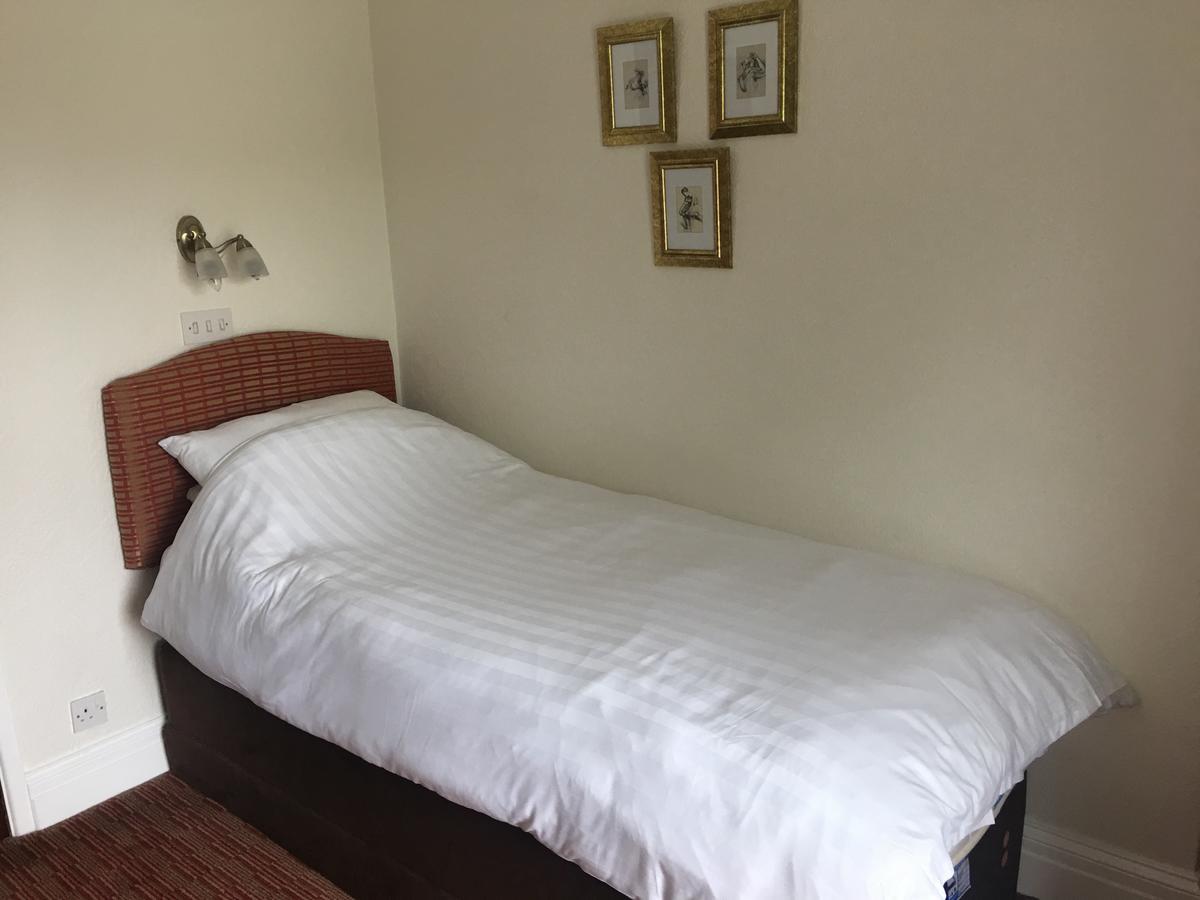 Winston Manor Guesthouse Rooms Churchill  Exteriör bild