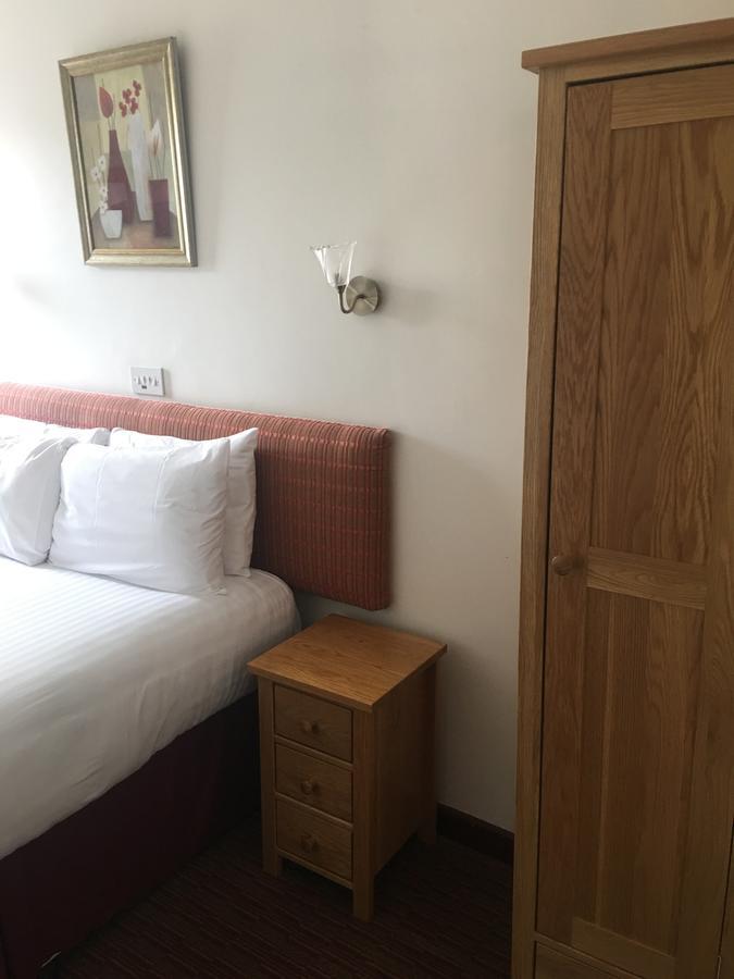 Winston Manor Guesthouse Rooms Churchill  Exteriör bild