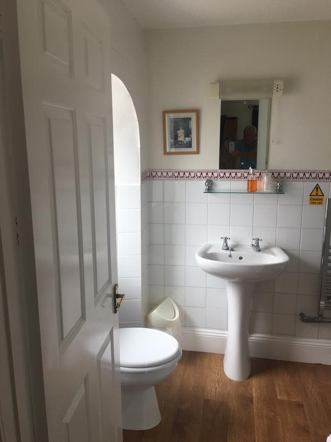 Winston Manor Guesthouse Rooms Churchill  Exteriör bild