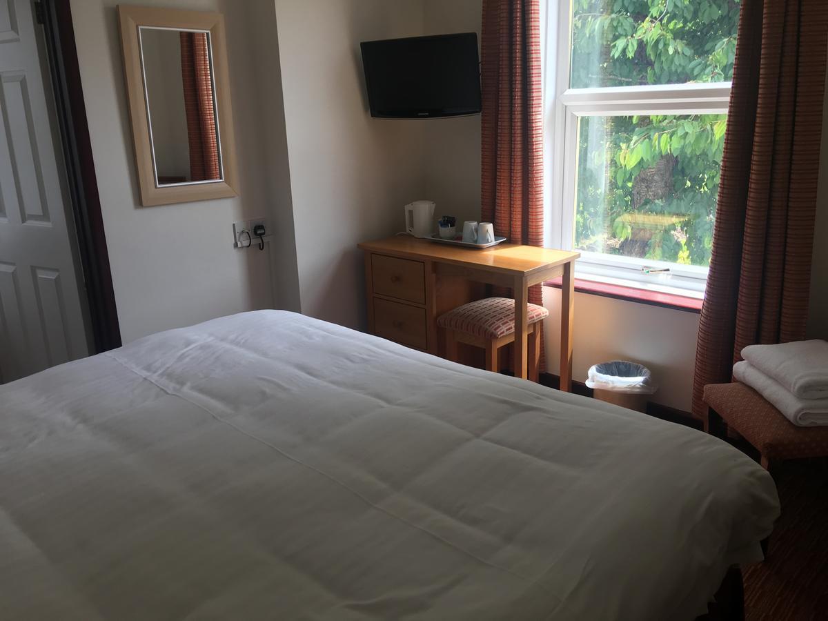 Winston Manor Guesthouse Rooms Churchill  Exteriör bild