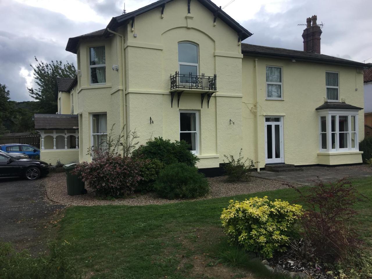 Winston Manor Guesthouse Rooms Churchill  Exteriör bild